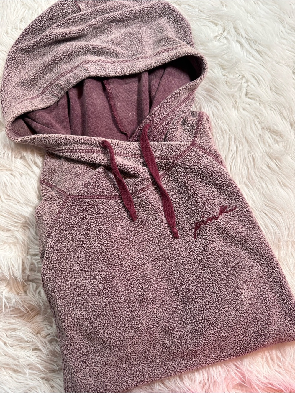 VS PINK • Soft n Fuzzy Split Hem Pull Over Sweatshirt